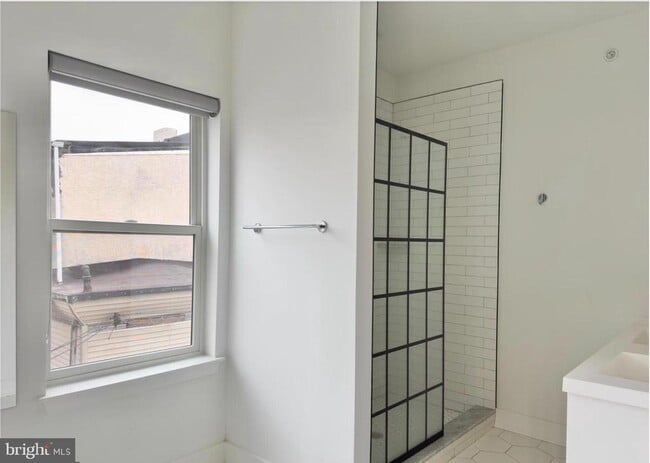 Building Photo - 2503 Ingersoll St