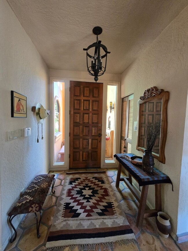 Building Photo - Furnished Golf Course Course Property