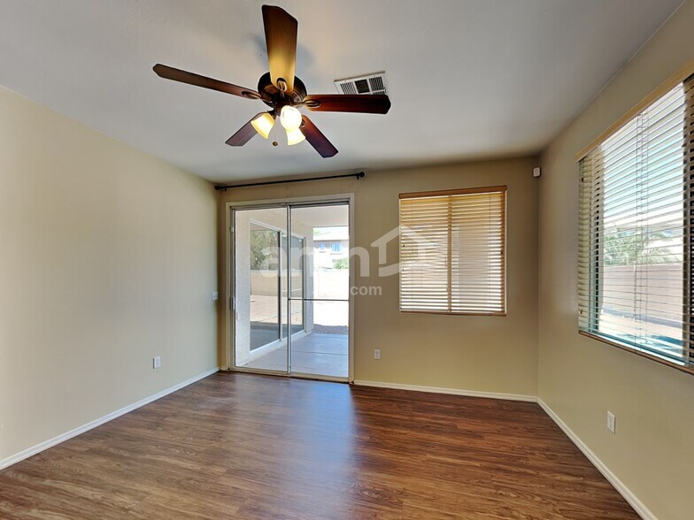 Building Photo - 1805 S 119th Dr