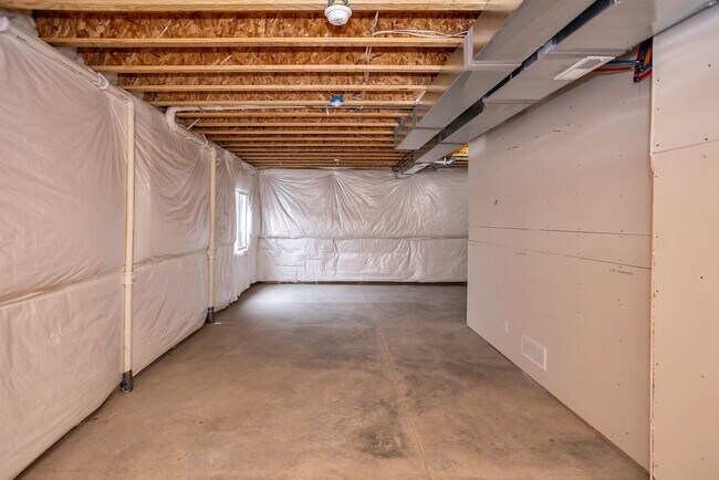 Building Photo - Like-New 4-Bedroom Home in Heritage Park –...