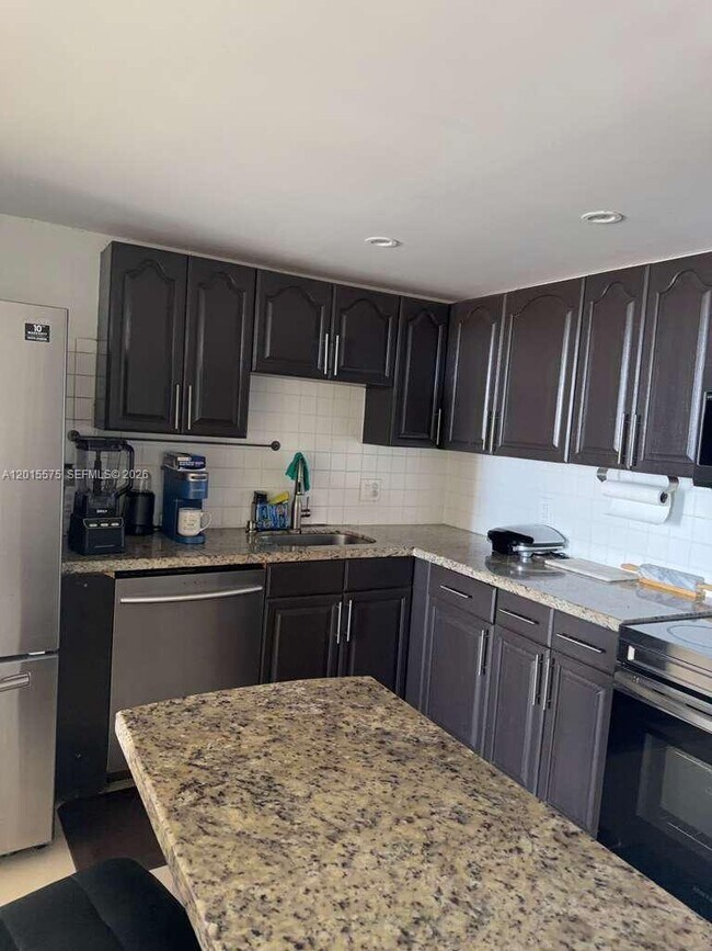 Building Photo - 13499 Biscayne Blvd