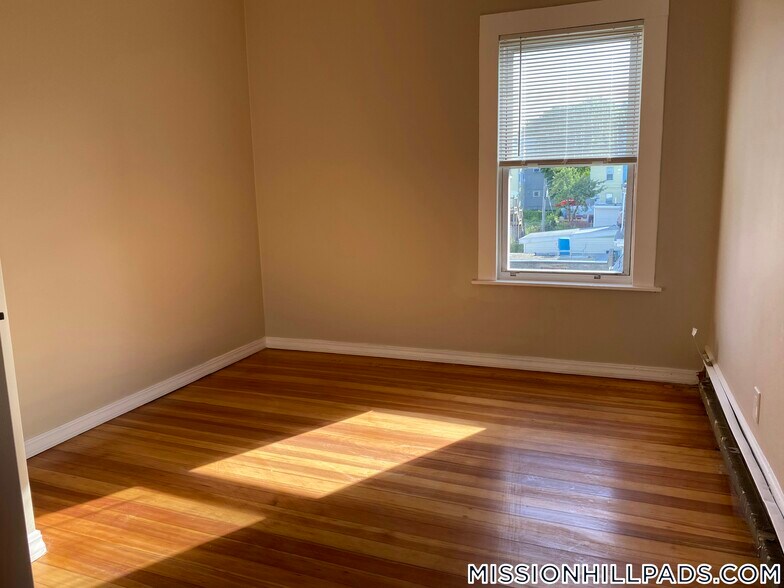 Building Photo - 119 George St