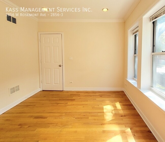 Building Photo - 2856 W Rosemont Ave