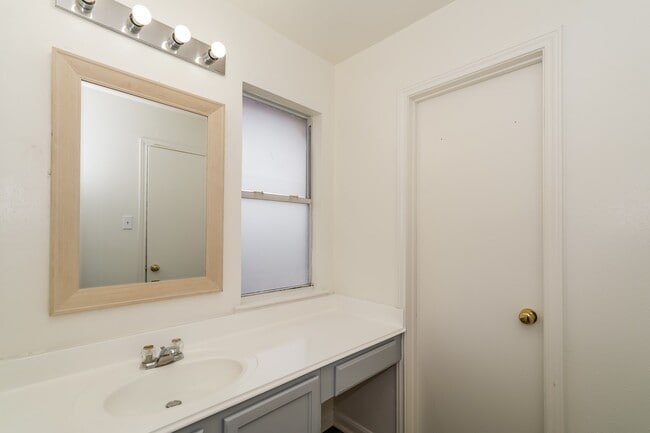 Building Photo - 8735 Texas Acorn Ave