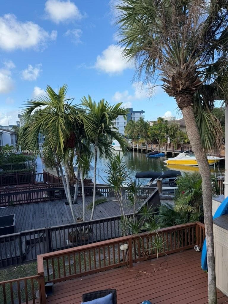 Building Photo - 2661 NE 164th St