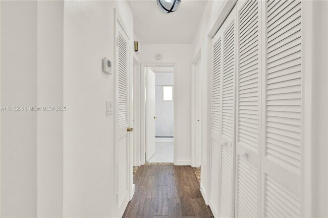 Building Photo - 11713 SW 81st Rd