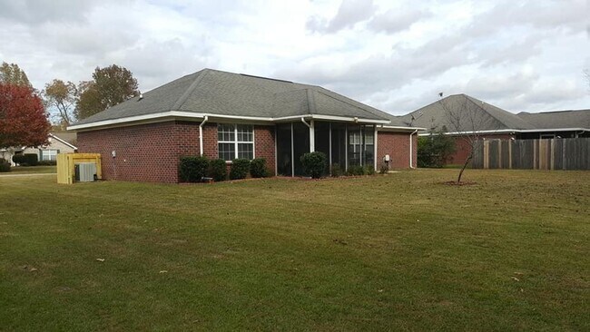 Building Photo - 3-Bed 2-Bath Brick Home located in the Heart of Foley