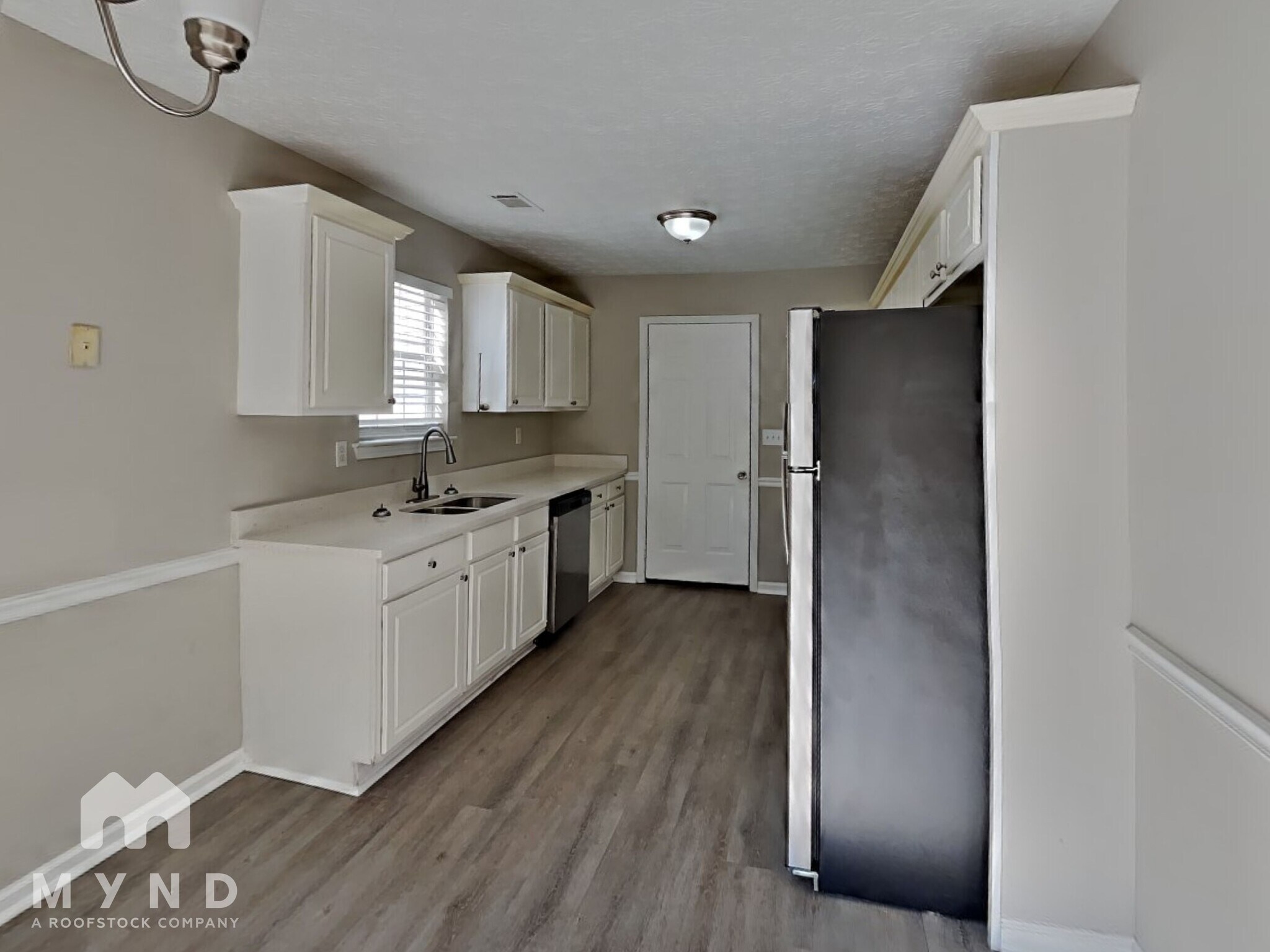 Building Photo - 301 Lacebark Ln