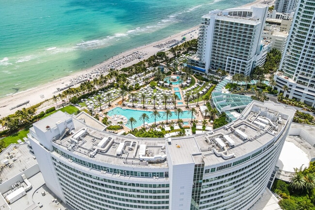 Building Photo - 4441 Collins Ave