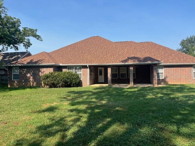 Building Photo - Bentonville 4 bedroom 3 car garage home near trails & Bentonville Square!