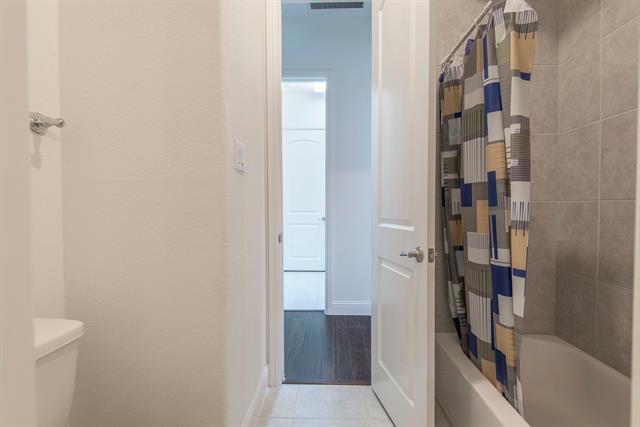 Building Photo - 861 Field Crossing