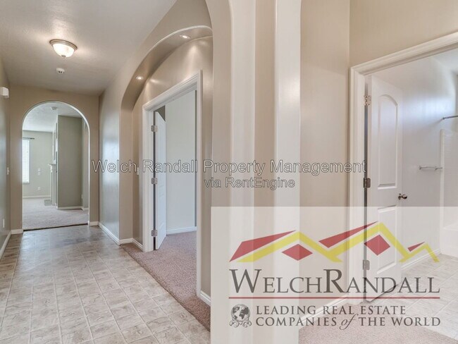 Building Photo - 897 Oxford Dr
