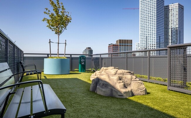 Building Photo - 32 Oakland Ave