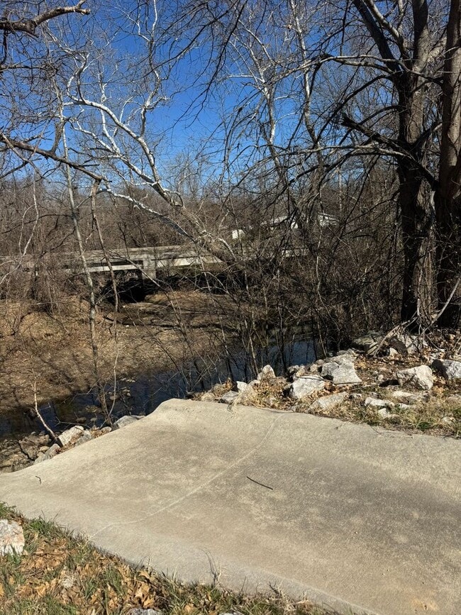 Building Photo - Charming 3 Bed / 2 Bath Home in Coweta – Spacious Lot + Creek Access!