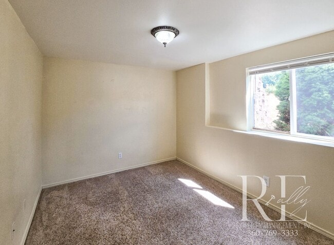 Building Photo - 3-Bed Townhome w/ Private Outdoor Spaces &...