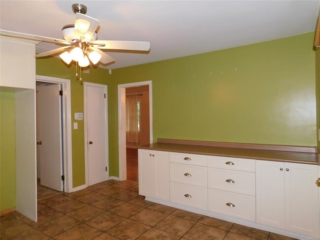 Building Photo - 127 N Wildwood Dr