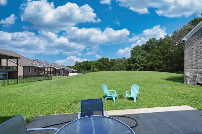 Building Photo - **2019-BUILT EXECUTIVE HOME IN A CUL-DE-SA...