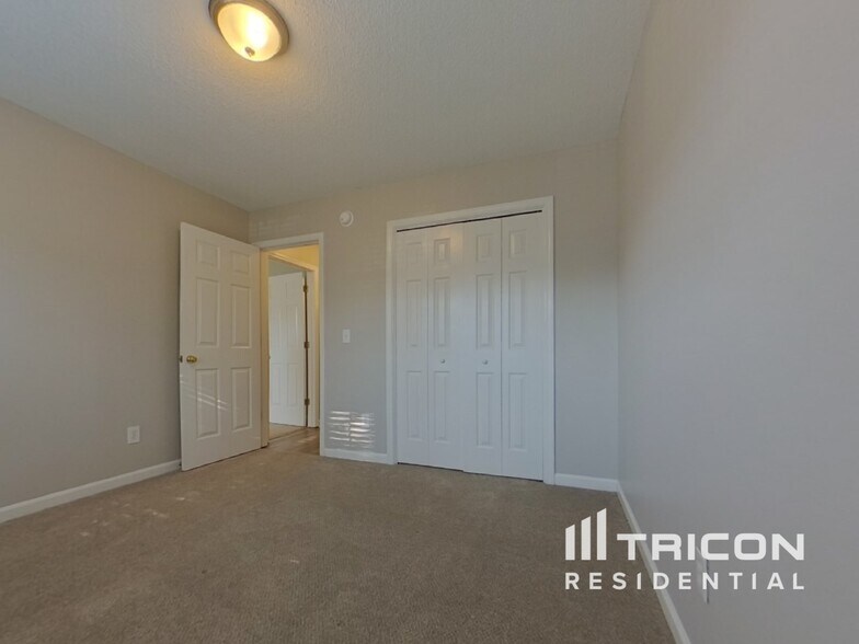 Building Photo - 216 Turtle Creek Dr