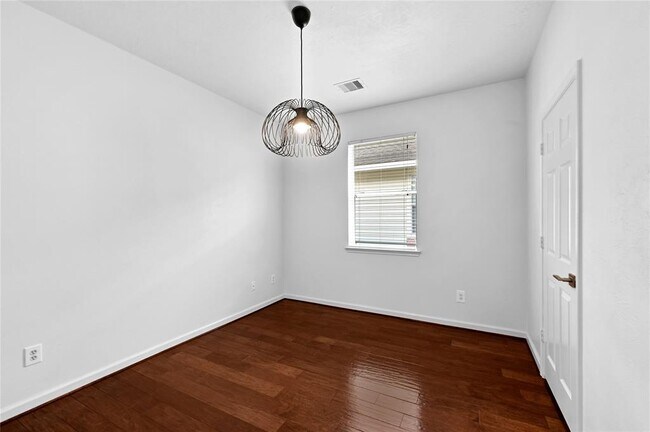 Building Photo - 7531 Oakwood Canyon Dr