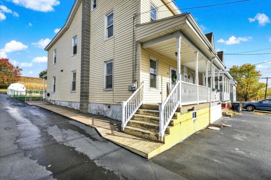 Building Photo - 40 W Adamsdale Rd