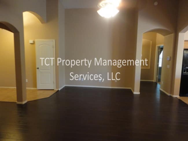 Building Photo - 3 bed/ 2 bath in Sarah Ann Ranch!