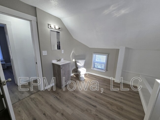 Building Photo - 827 Dawson St