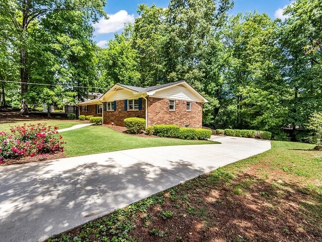 Building Photo - 1179 Pathfinder Rd