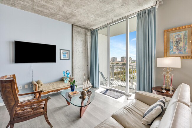 Building Photo - 300 S Australian Ave