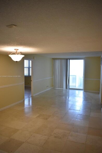 Building Photo - 6039 Collins Ave