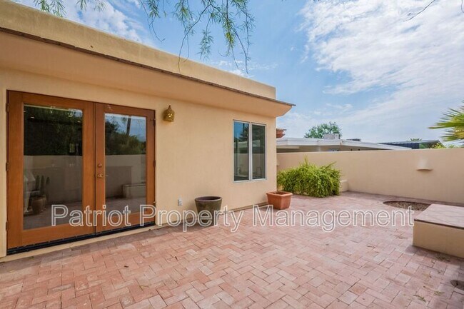 Building Photo - 7024 E Orange Blossom Ln