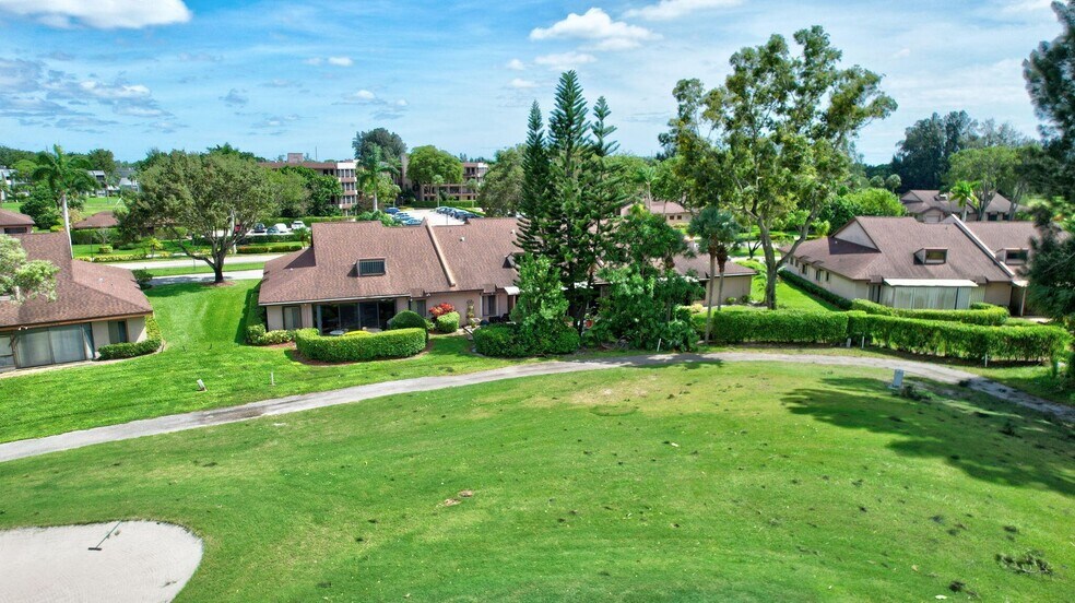 Building Photo - 4705 Fountains Dr S