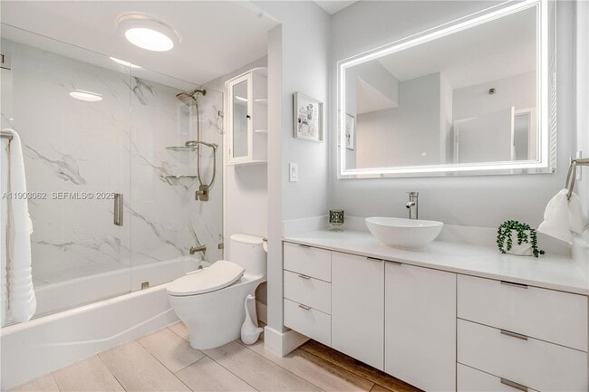 Building Photo - 100 Lincoln Rd