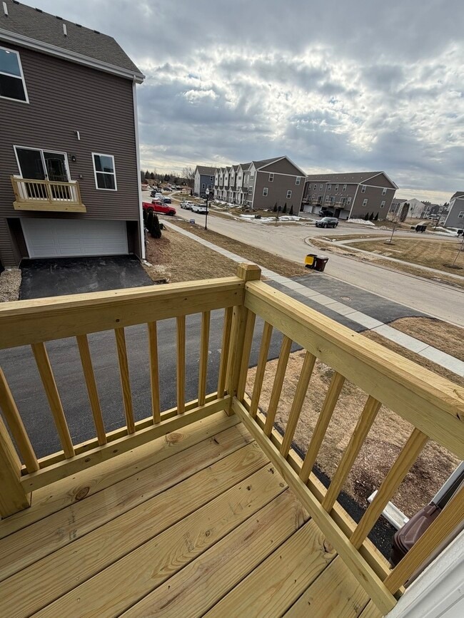 Building Photo - 6550 Linden Trl