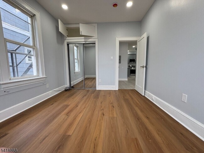 Building Photo - 16 Jacoby St