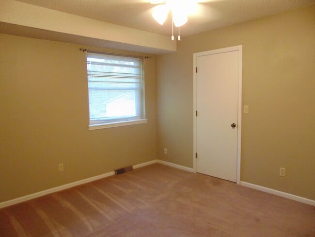 Building Photo - Inviting 3 Bed 2 Bath House