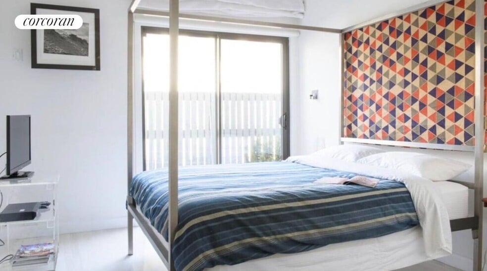 Building Photo - 460 W Broadway