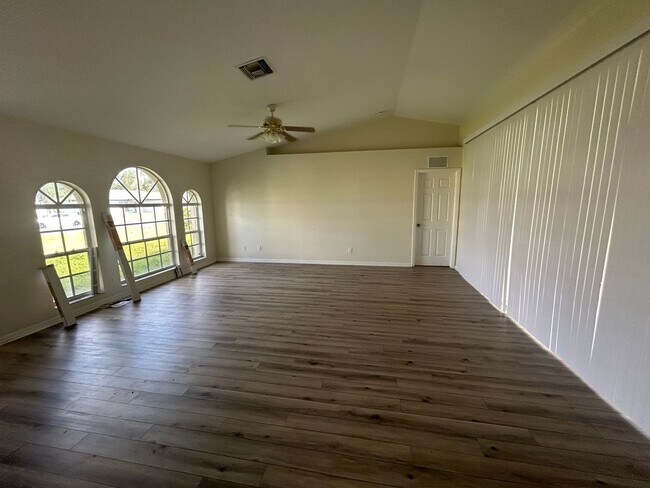 Building Photo - 870 Rue Labeau Cir
