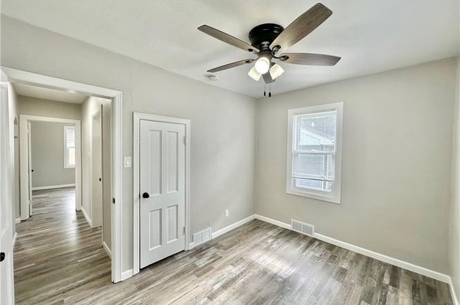 Building Photo - 2303 Maple St