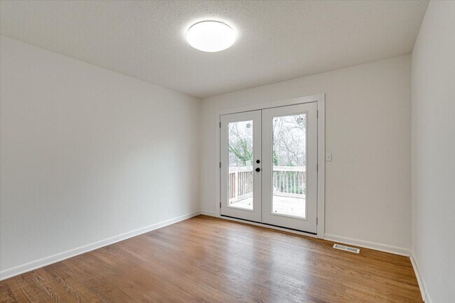 Building Photo - 3 bedroom, 1.5 Bathroom for rent!