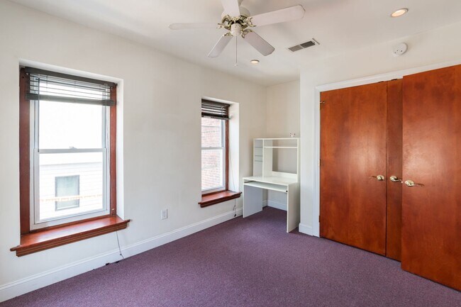 Building Photo - 2739 W Girard Ave