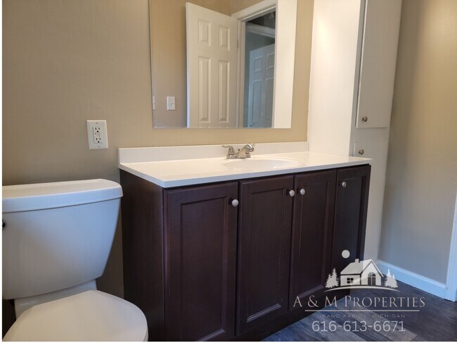 Building Photo - 5809 Christie Ave SE