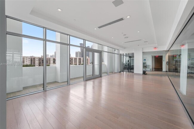 Building Photo - 300 Sunny Isles Blvd