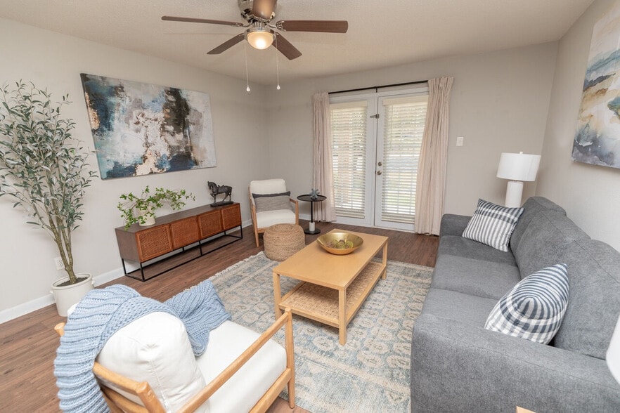 Building Photo - Crossings at Pinebrook