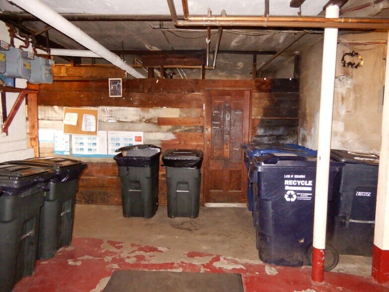 Building Photo - 40 Linnaean St