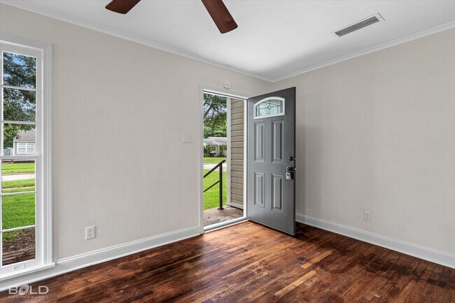Building Photo - 4440 Clingman Dr
