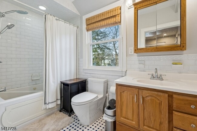 Building Photo - 439 St Marks Ave