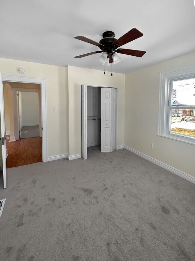 Building Photo - Welcome to this charming 2-bedroom, 1-bathroom home located in the heart of Crescent Township, PA