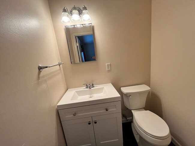 Building Photo - Cozy 3-Bedroom Ranch Near Morse Lake