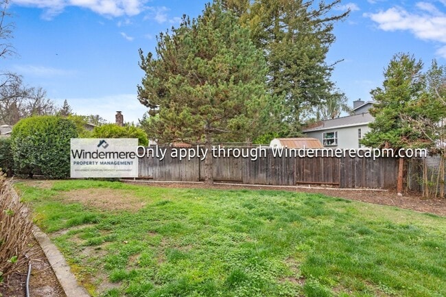 Building Photo - Fabulous Fair Oaks Home Available Now!