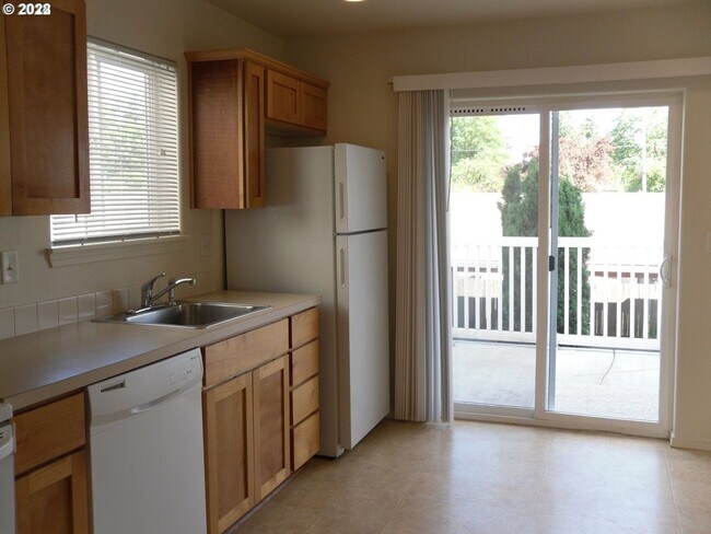 Building Photo - HOME FOR THE HOLIDAYS - Remainder of 2025 Rent FREE* - Newly Updated Two Bedroom Townhome with Ne...